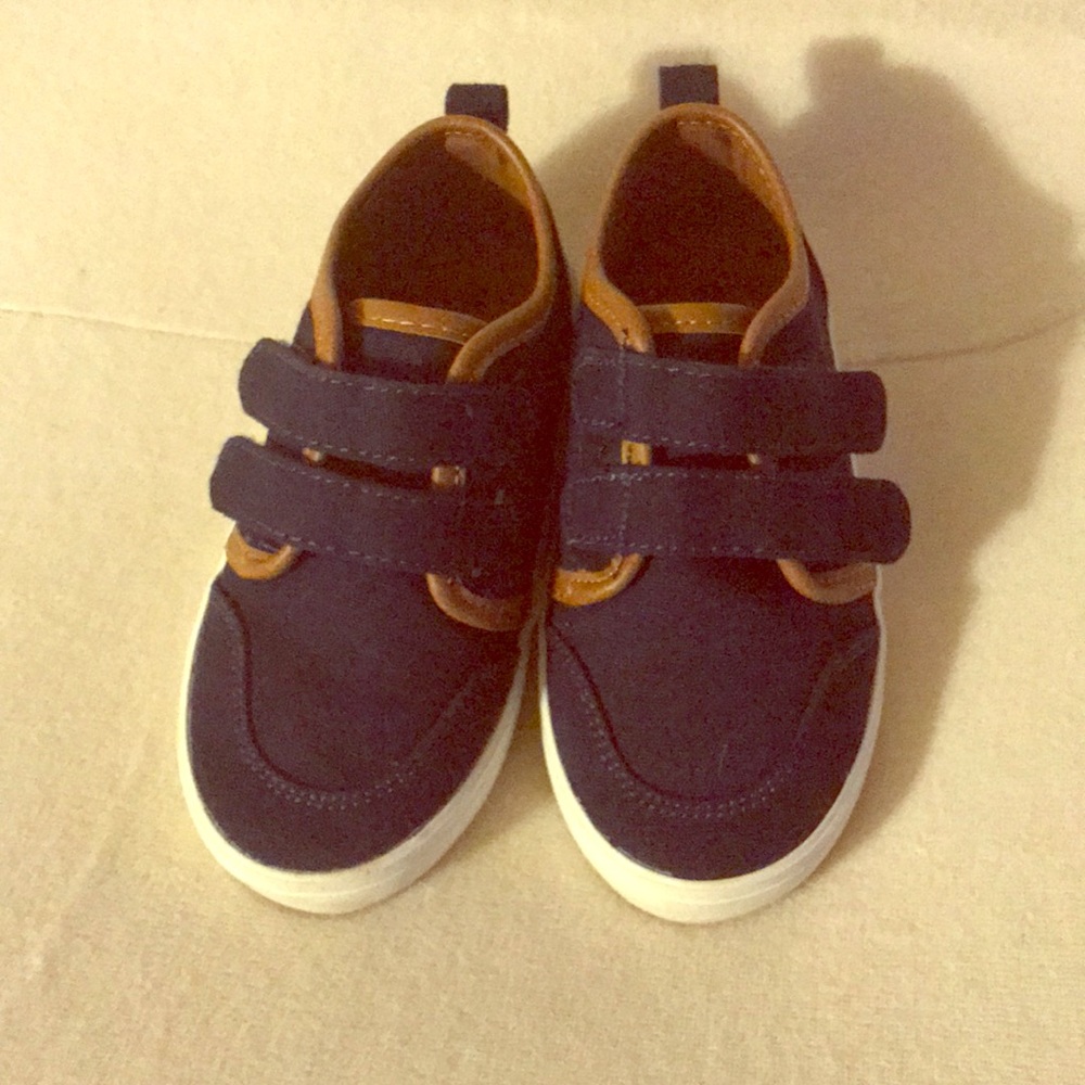 Old navy sneakers